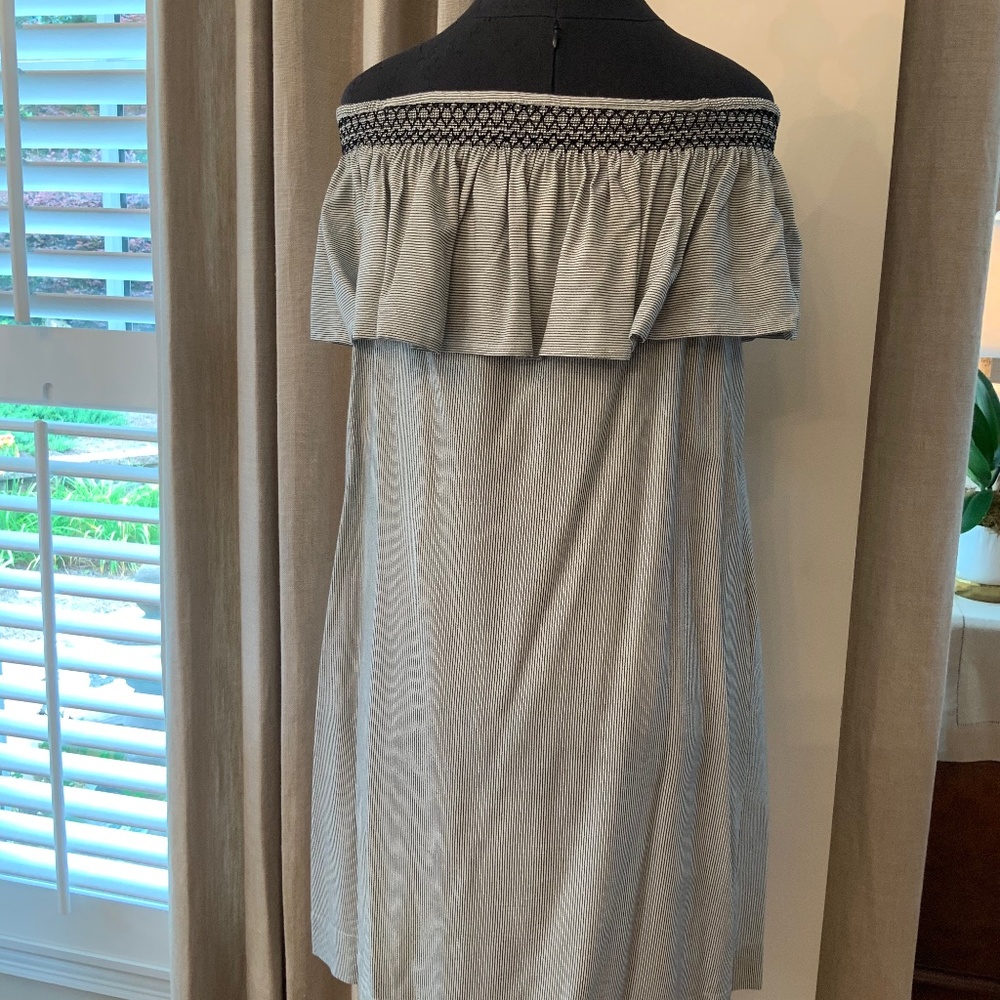 Loft Outlet off the should black and cream dress